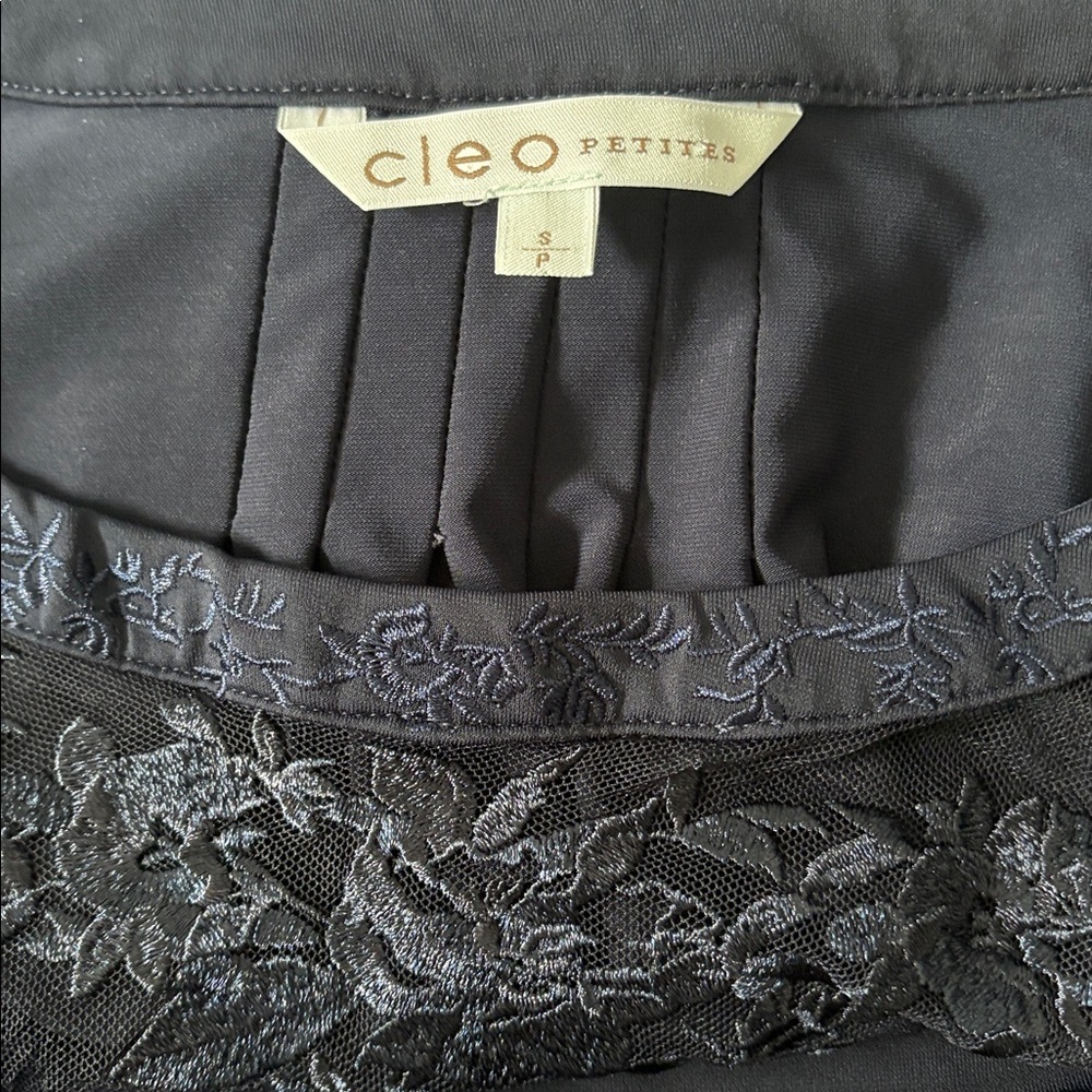 Cleo Petites Elegant Navy blue embroidered blouse size SP. - Picture 6 of 7
